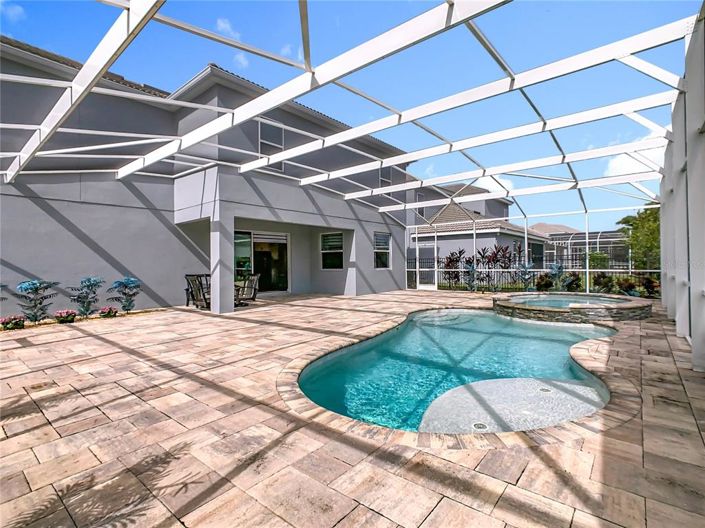 Image No.47-6 Bed Property for sale