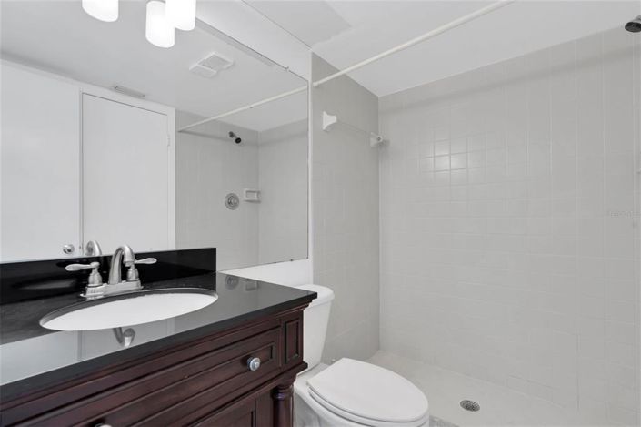 Image No.21-2 Bed Property for sale