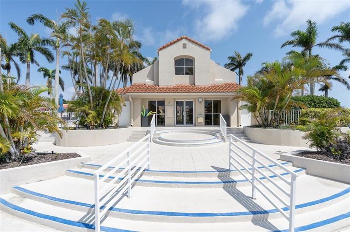 Image No.33-2 Bed Property for sale