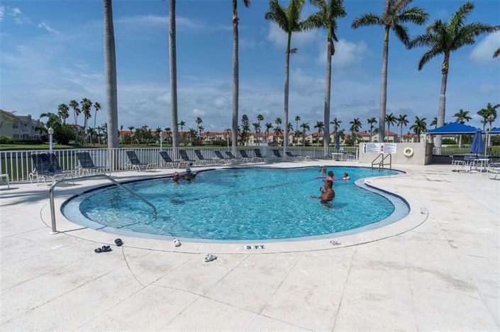 Image No.34-2 Bed Property for sale