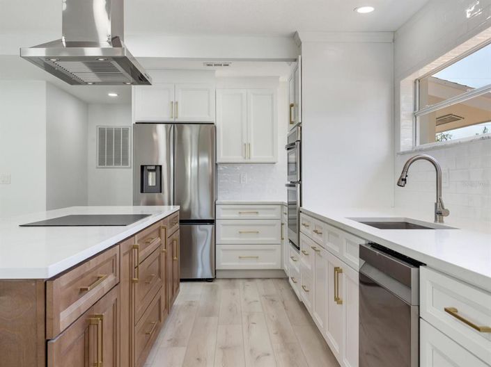 Image No.12-3 Bed Property for sale