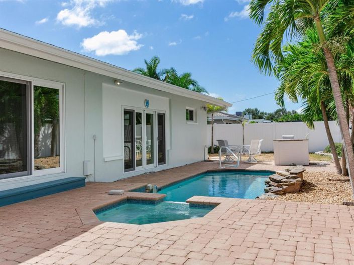 Image No.44-3 Bed Property for sale