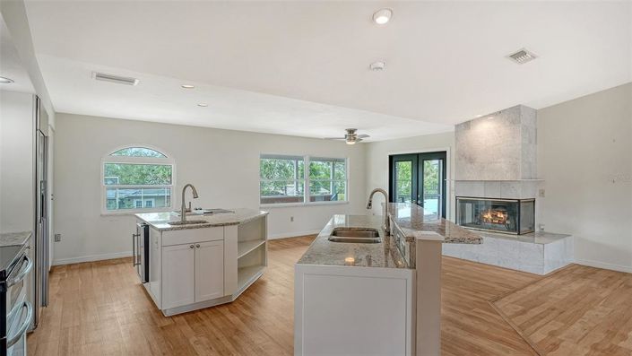 Image No.15-3 Bed Property for sale