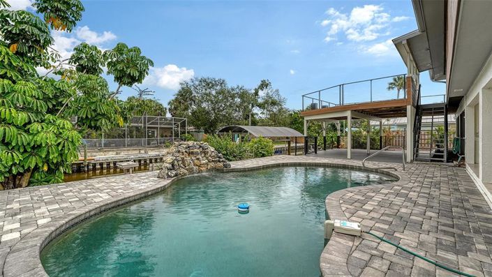 Image No.21-3 Bed Property for sale