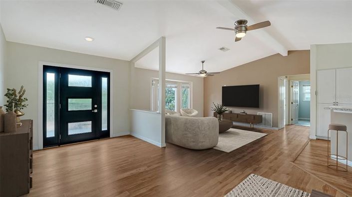 Image No.6-3 Bed Property for sale