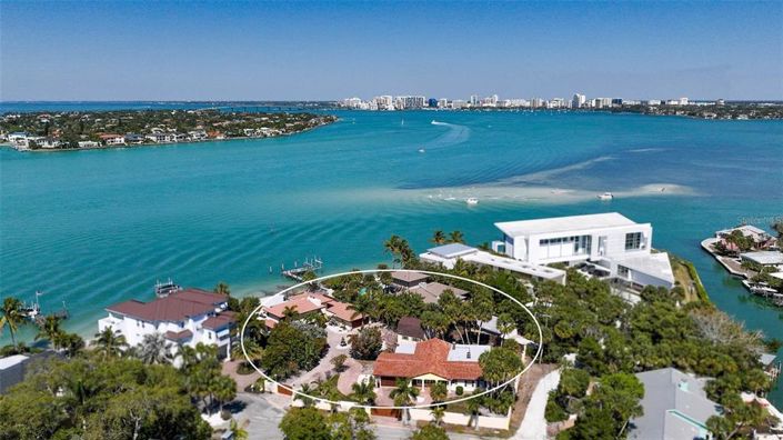 Image No.14-6 Bed Property for sale