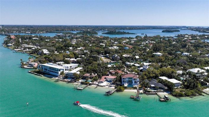 Image No.7-6 Bed Property for sale