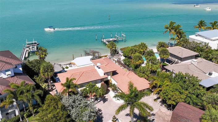 Image No.9-6 Bed Property for sale