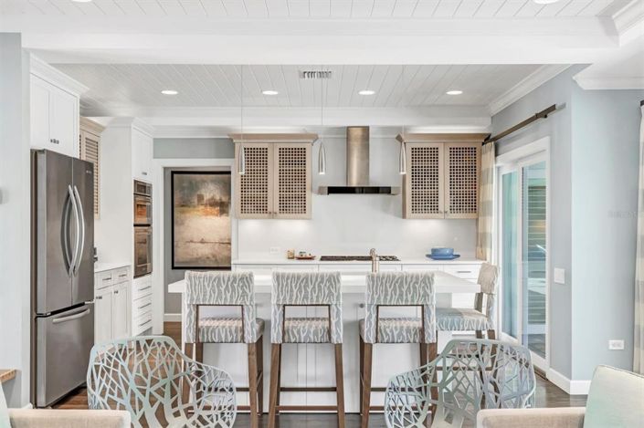 Image No.10-4 Bed Property for sale