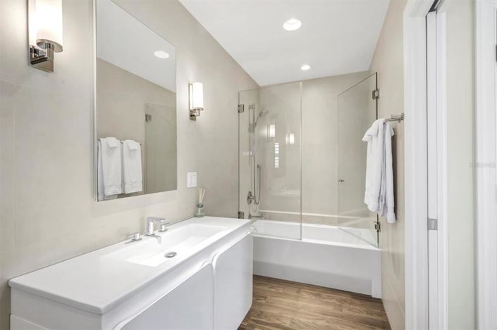 Image No.19-4 Bed Property for sale