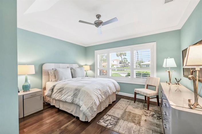 Image No.20-4 Bed Property for sale