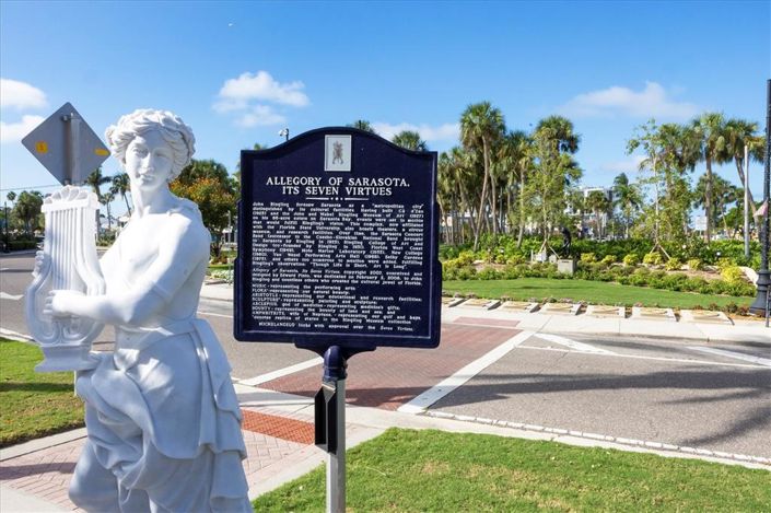 Image No.47-4 Bed Property for sale