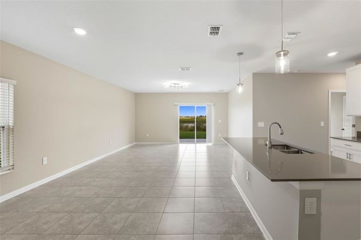 Image No.14-6 Bed Property for sale