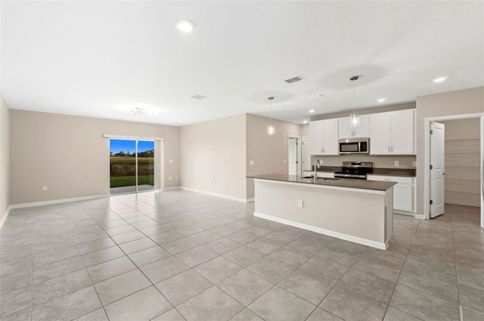 Image No.15-6 Bed Property for sale