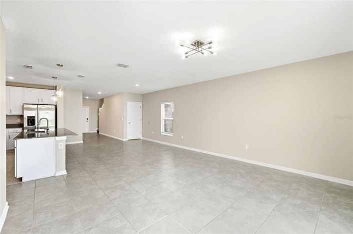 Image No.22-6 Bed Property for sale