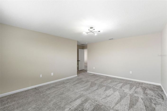 Image No.26-6 Bed Property for sale