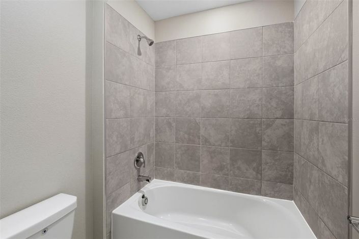 Image No.33-6 Bed Property for sale