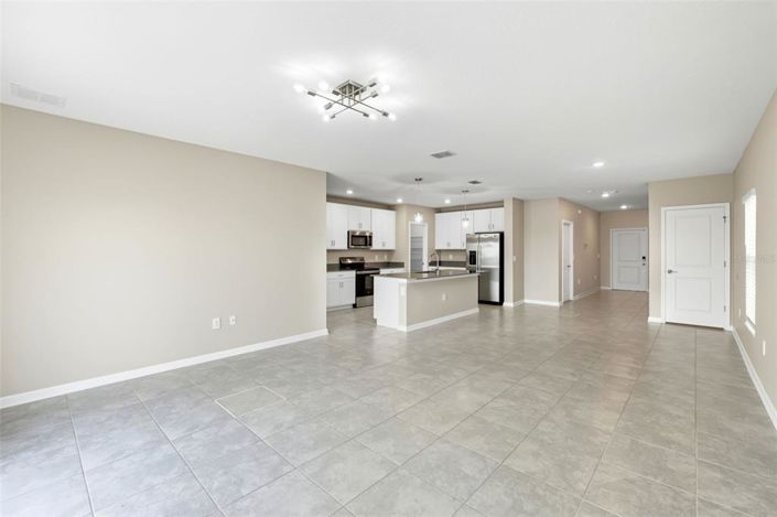 Image No.4-6 Bed Property for sale