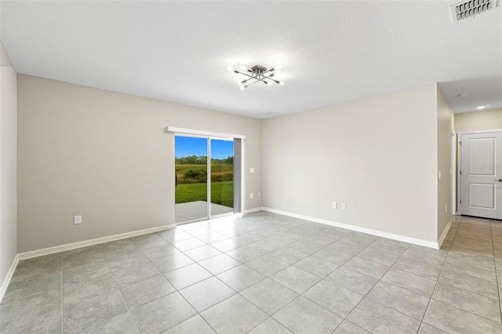 Image No.5-6 Bed Property for sale