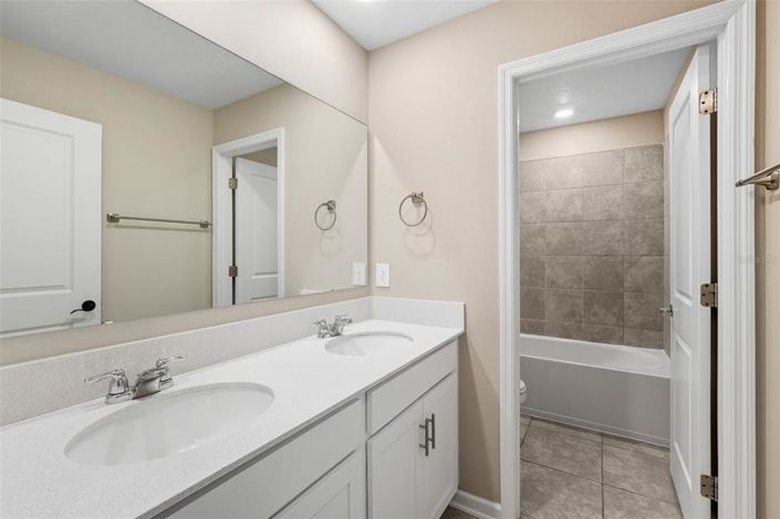 Image No.9-6 Bed Property for sale