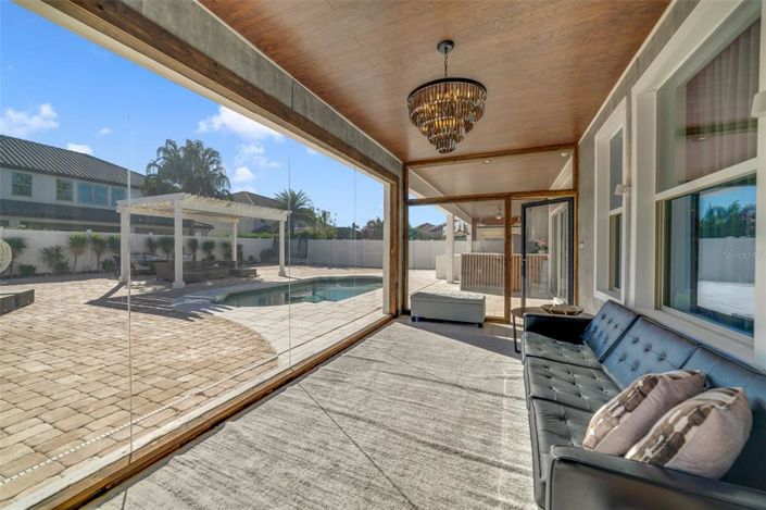 Image No.27-5 Bed Property for sale