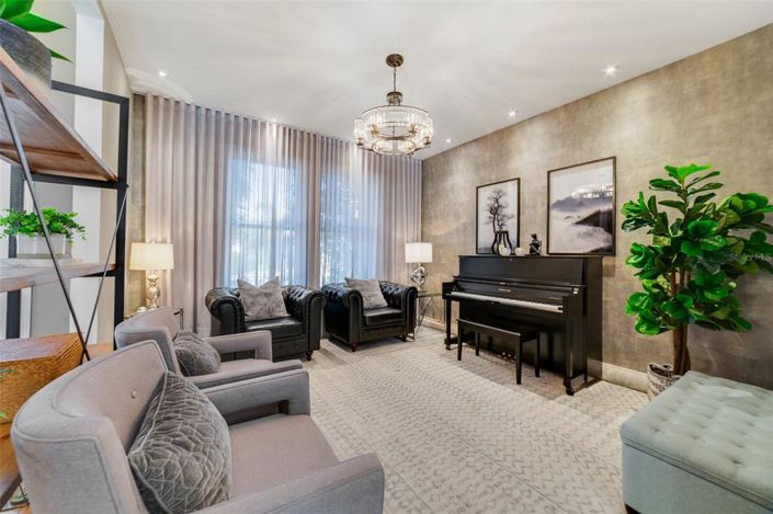 Image No.6-5 Bed Property for sale