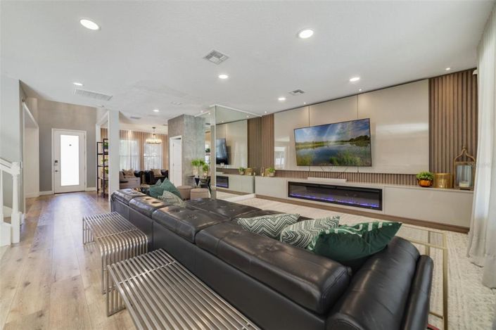 Image No.7-5 Bed Property for sale