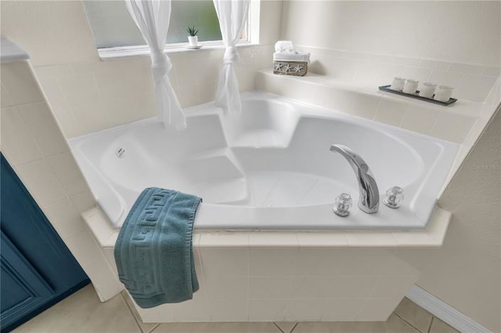 Image No.35-7 Bed Property for sale