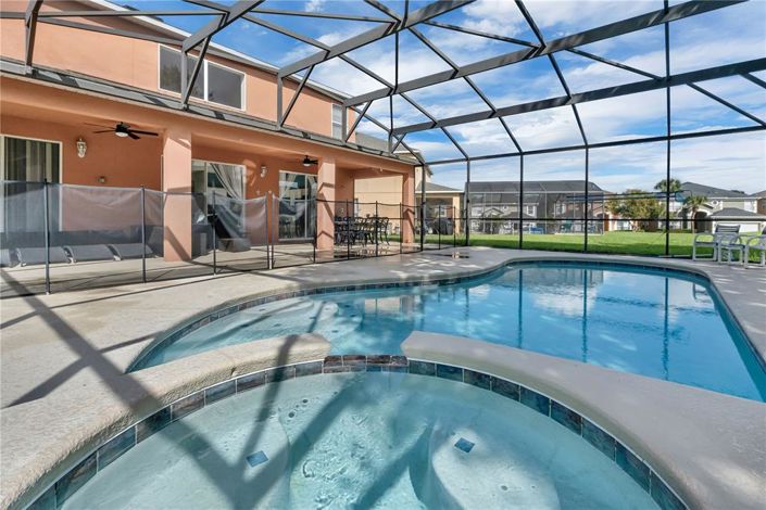 Image No.40-7 Bed Property for sale