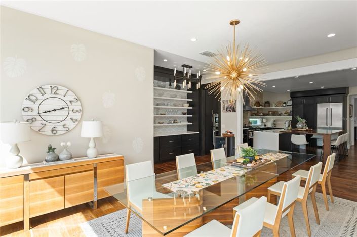 Image No.21-5 Bed Property for sale