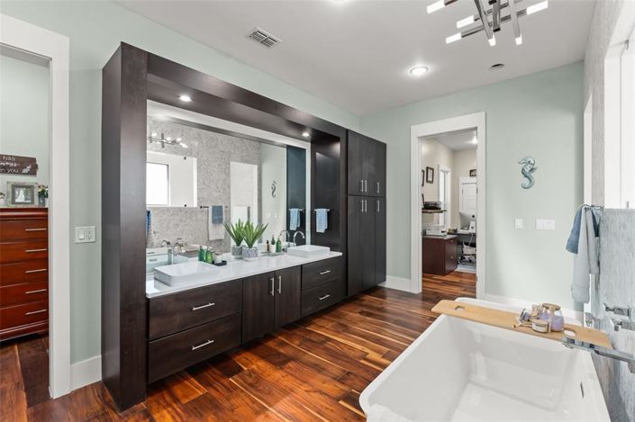 Image No.35-5 Bed Property for sale