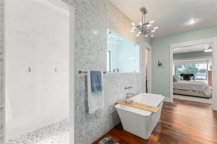 Image No.36-5 Bed Property for sale