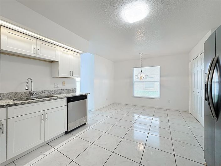 Image No.10-4 Bed Property for sale