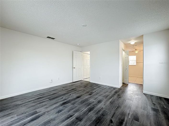 Image No.14-4 Bed Property for sale