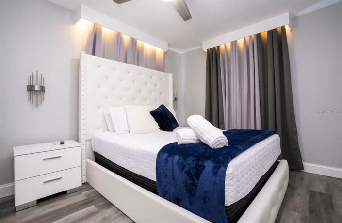 Image No.20-5 Bed Property for sale