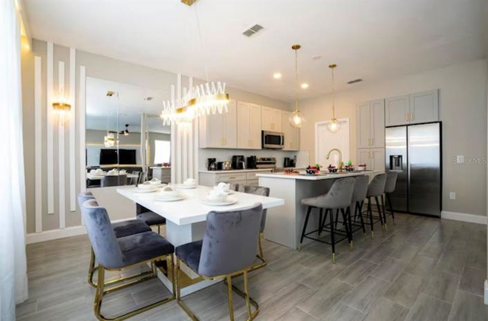 Image No.9-5 Bed Property for sale