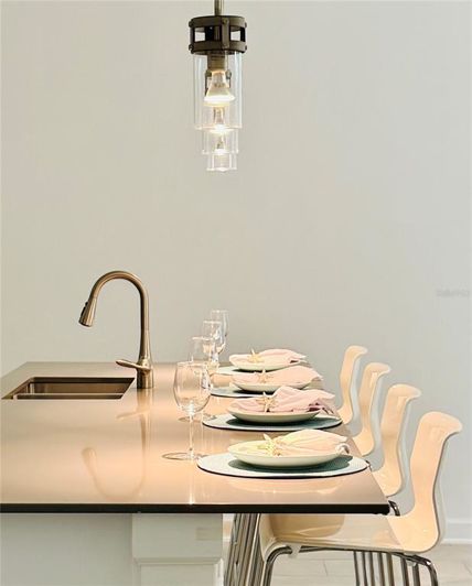 Image No.17-4 Bed Townhouse for sale