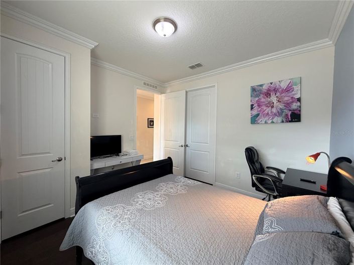 Image No.22-8 Bed Property for sale