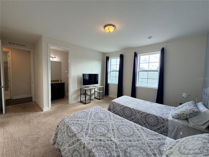 Image No.31-8 Bed Property for sale