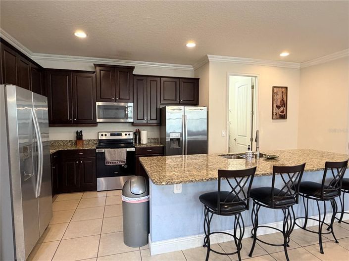 Image No.5-8 Bed Property for sale