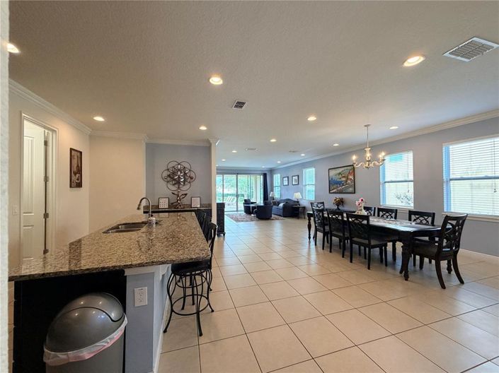 Image No.9-8 Bed Property for sale