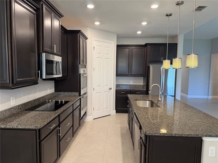 Image No.17-4 Bed Property for sale