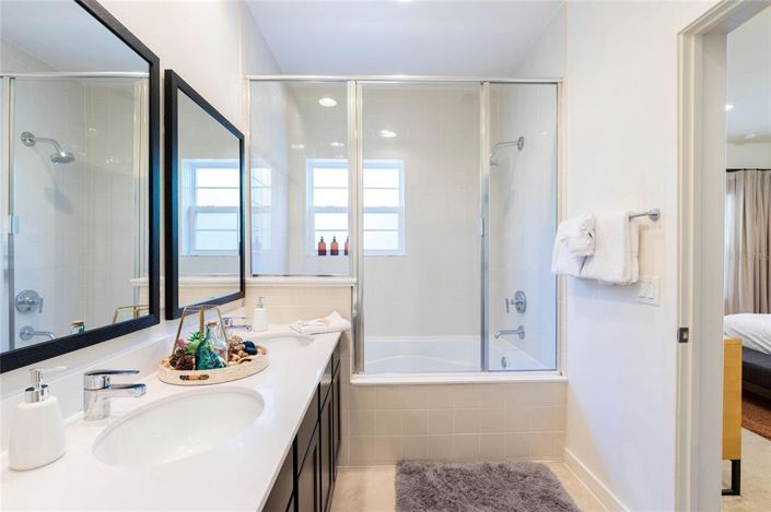 Image No.10-2 Bed Townhouse for sale