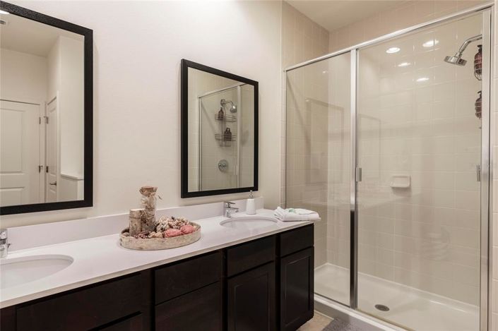 Image No.12-2 Bed Townhouse for sale