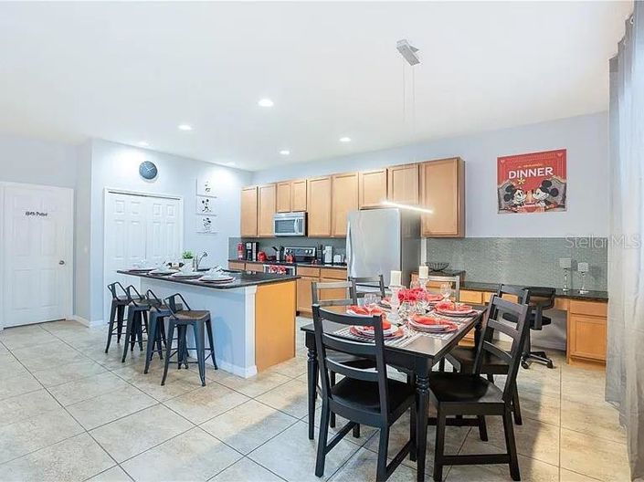 Image No.6-4 Bed Property for sale