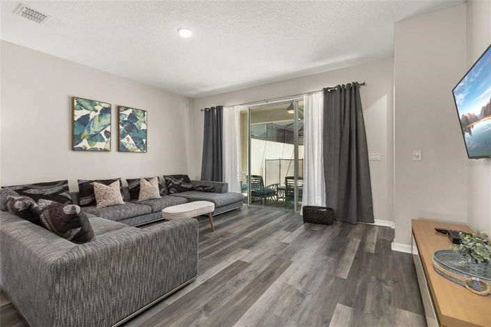 Image No.10-3 Bed Townhouse for sale