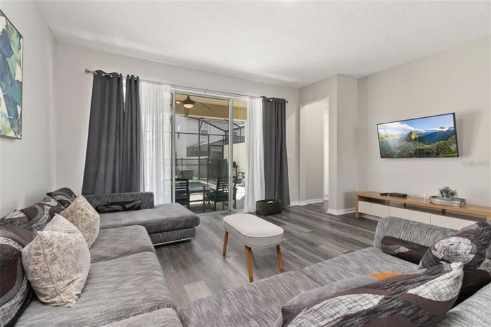 Image No.11-3 Bed Townhouse for sale