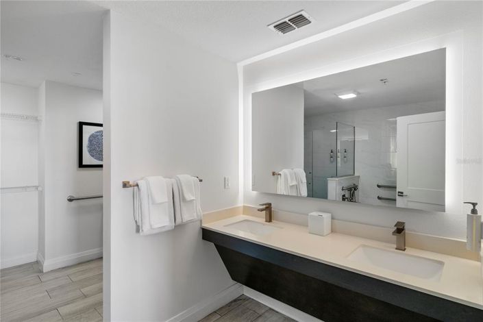 Image No.20-2 Bed Property for sale