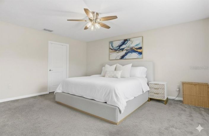 Image No.12-5 Bed Property for sale