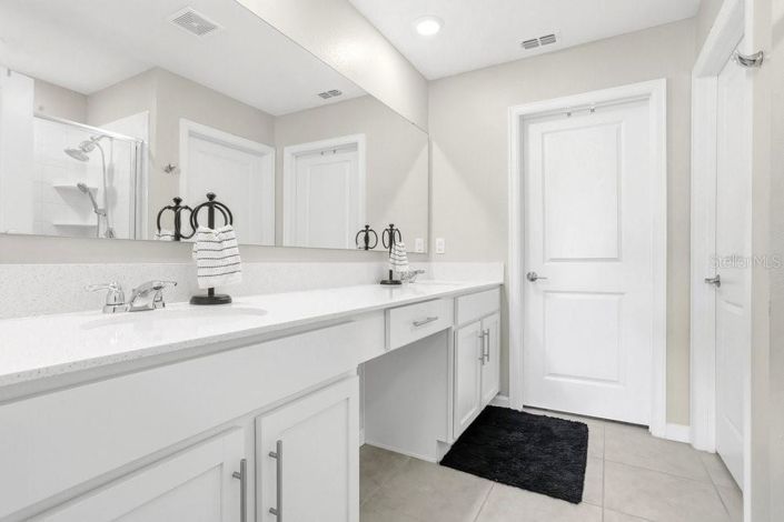 Image No.16-5 Bed Property for sale